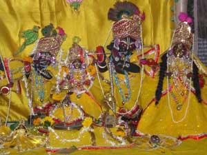5-Radha-Gokulanda.jpg - 15566 Bytes