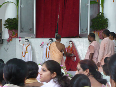 5-Haridwar-19-AUG-2007.jpg - 30892 Bytes