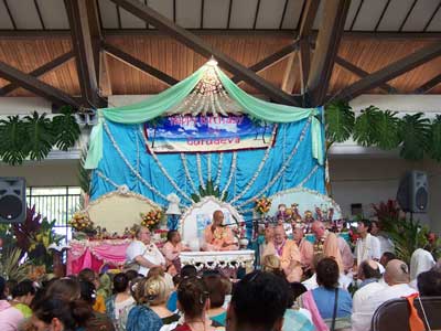 pandal.jpg - 25817 Bytes