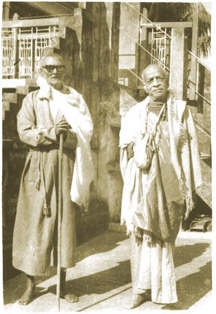 gurumaharaja-prabhupada.jpg - 35300 Bytes