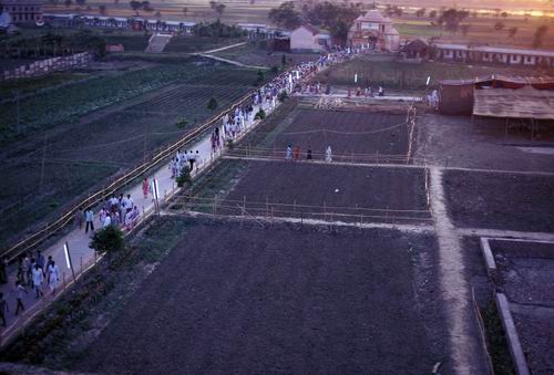 mayapur1980.jpg - 41070 Bytes